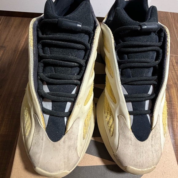 Yeezy Other - Yeezy 700 v3 Safflower mens size 6.5 women’s 8.5